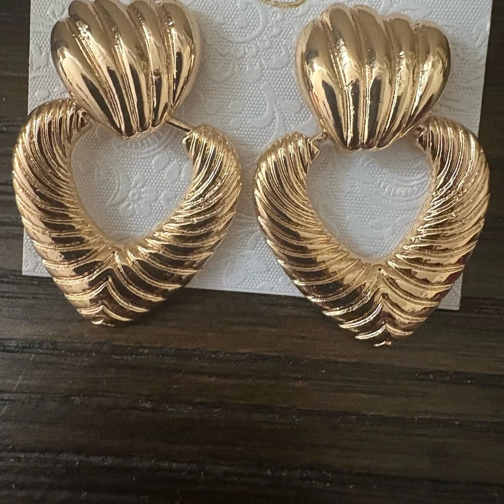 NEW Jessica Simpson Gold Heart Earrings